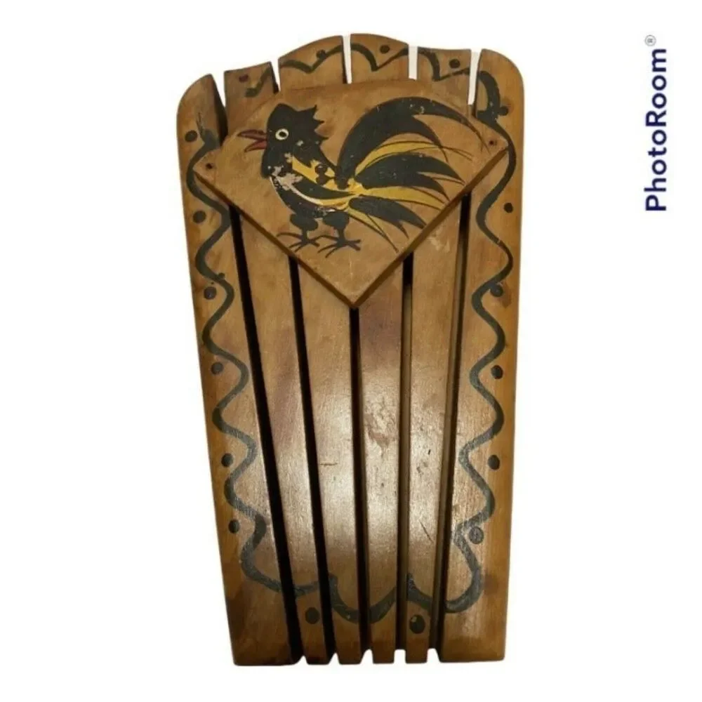 VINTAGE WOODPECKER WOODWARE WALL MOUNT 6 knife holder rooster